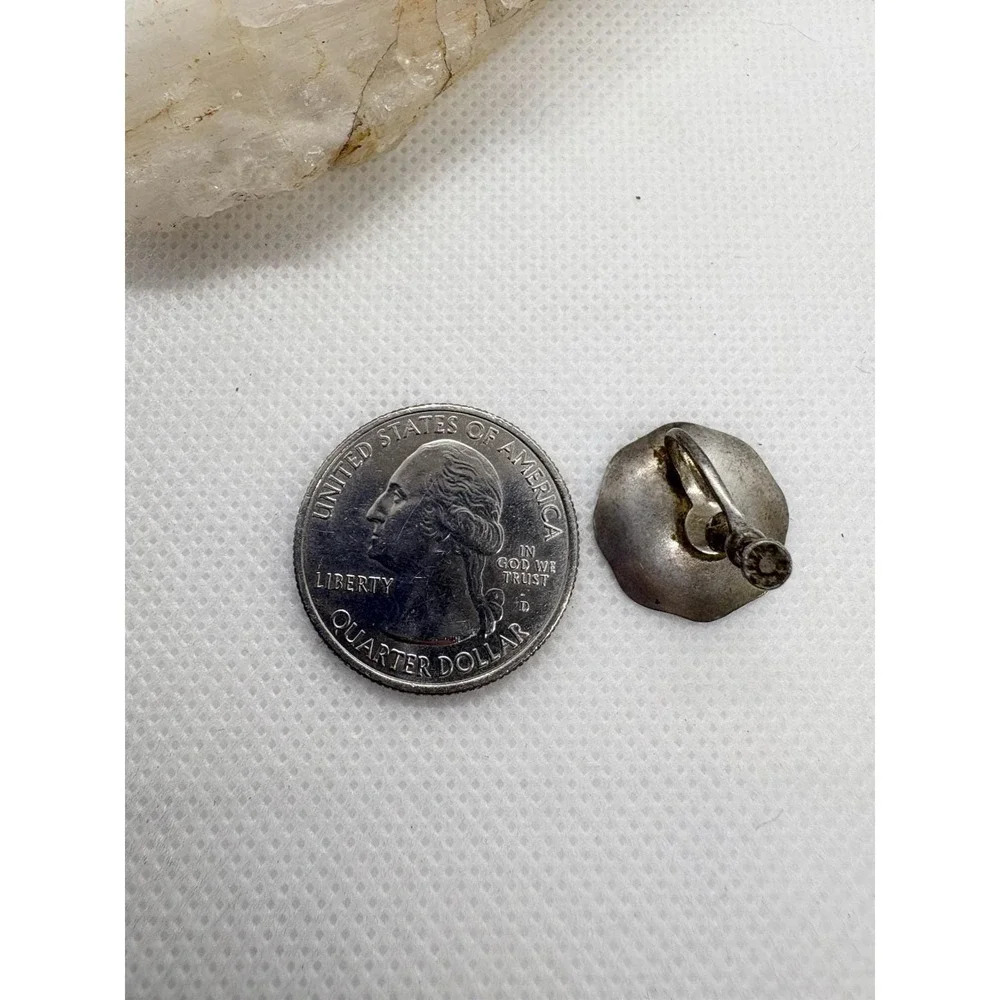 Vintage Sterling Silver Floral‎ Screw Back Earrings Hand Engraved 925 3.7g Domed